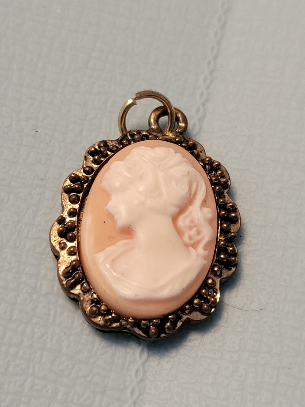 Vintage Style Cameo Pendant Necklace - Pink and White